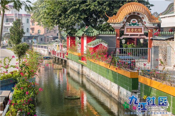 下西社区水绿景美。