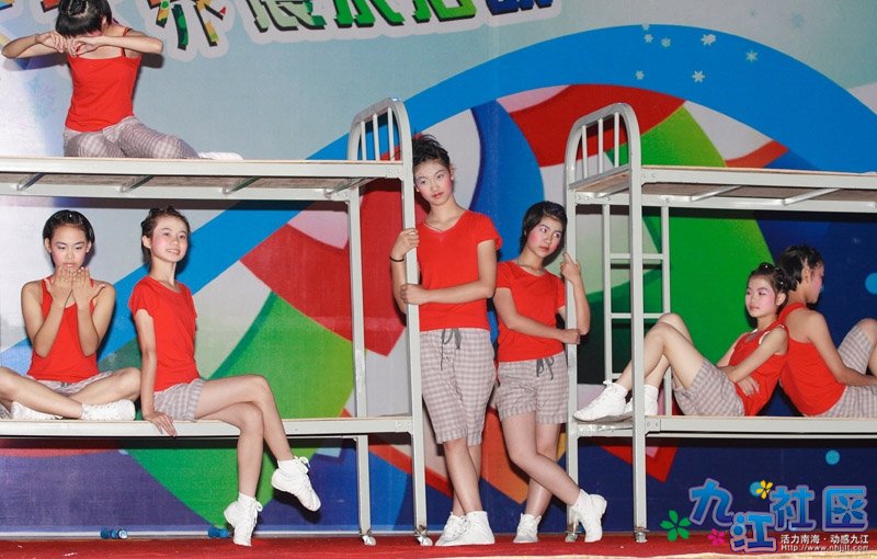 2011华光中学原创舞蹈《女生宿舍》