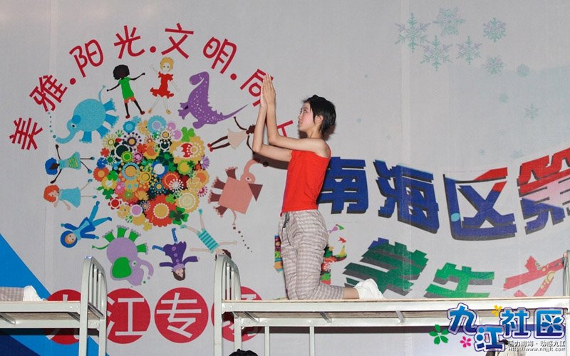 2011华光中学原创舞蹈《女生宿舍》