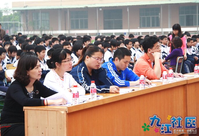 华光中学摄影社团崔艳珊崔倩瑶拍的