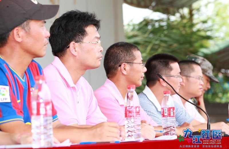 20110829华光中学八年级军训会操