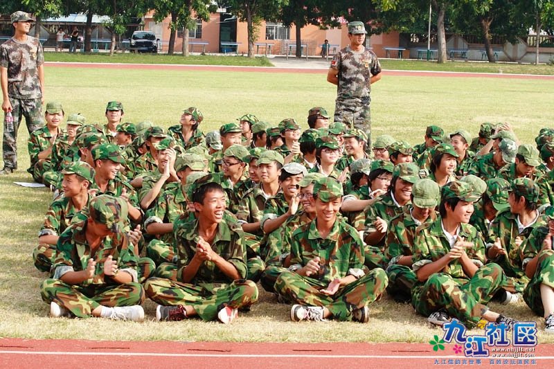 2011华光中学学前教育军训