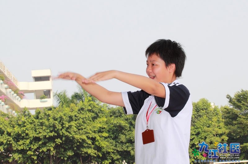 华光中学20110923初一唱红歌