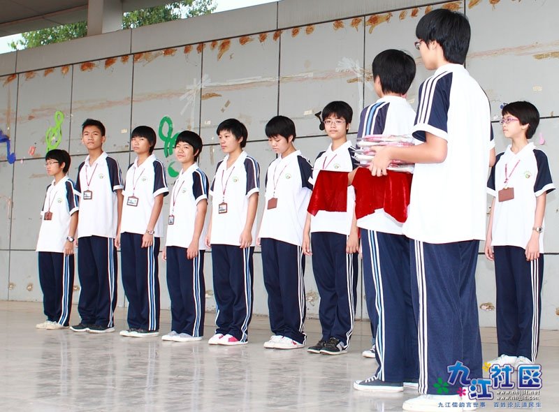 20111010华光中学唱红歌颁奖