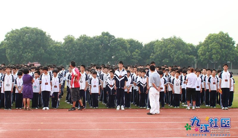 20111010华光中学唱红歌颁奖