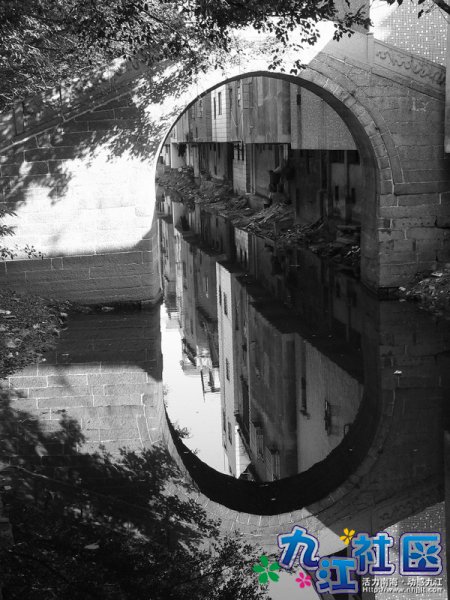 今朝拍既，倒影唔错，可惜D水色彩同味道太浓，